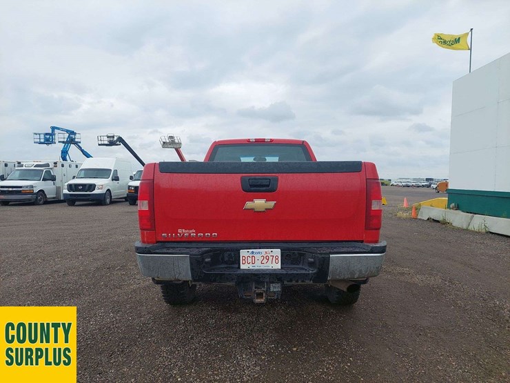 2011-chevrolet-silverado-2500hd-image-16