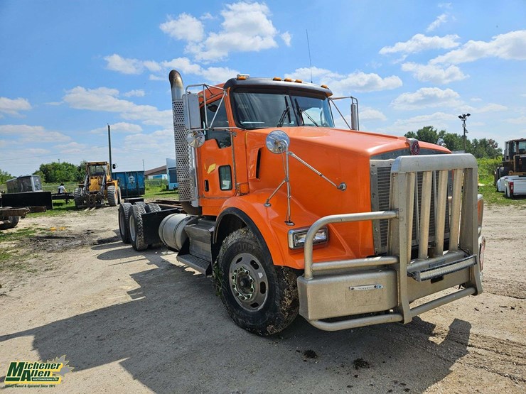 2010-kenworth-t800-image-10