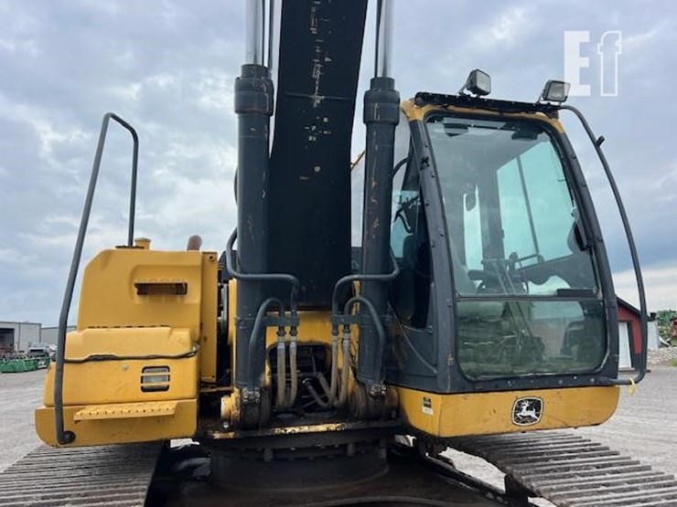 2014-deere-290g-lc-image-38