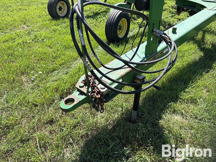 2010-john-deere-2410-image-11