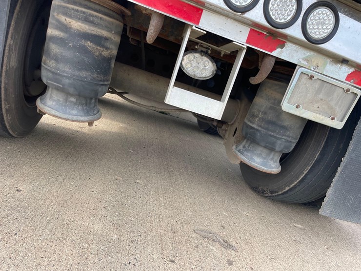 2021-eby-livestock-trailer-image-43