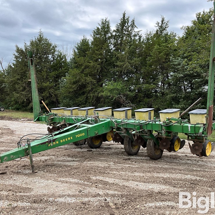 JOHN DEERE 7000
