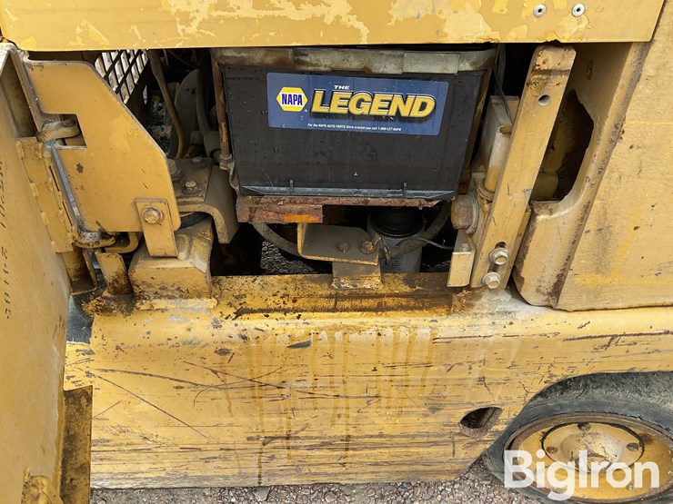 caterpillar-t50b-image-16