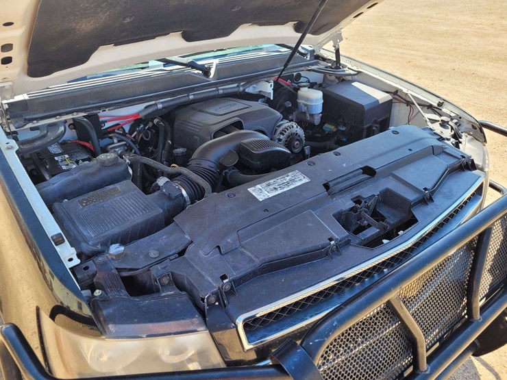 2010-chevrolet-tahoe-ls-image-14