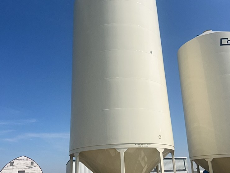 concept-7500-bushel-hopper-bin,-fully-equipped-with-agi-grainguard-10-hp-bin-fan-with-three-phase-electric-motor-image-16