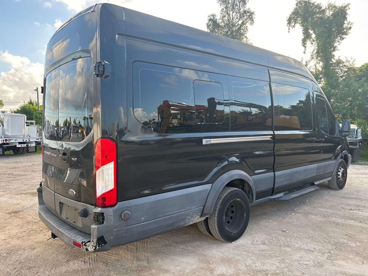 2015-ford-transit-image-3
