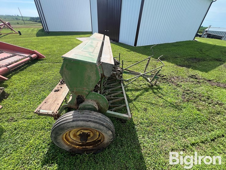 john-deere-8-image-4