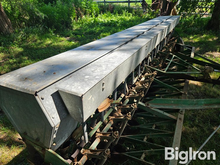 john-deere-b-image-13