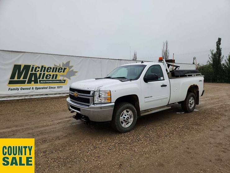 2012-chevrolet-silverado-2500hd-lt-image-1