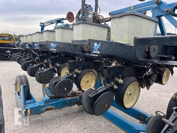kinze-2600-image-27