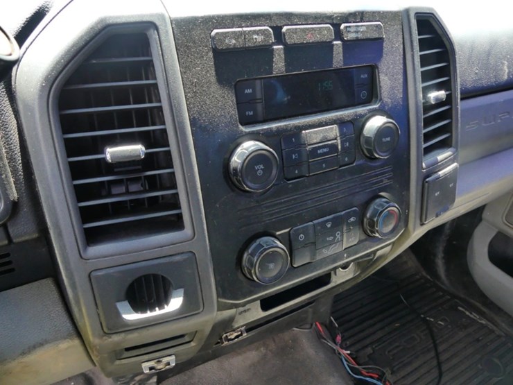 2017-ford-f450-xl-image-14