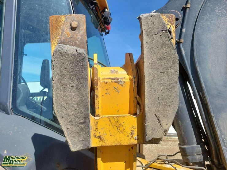 2011-deere-710j-image-47