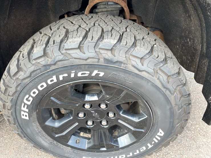 2018-chevrolet-silverado-1500-z71-image-32