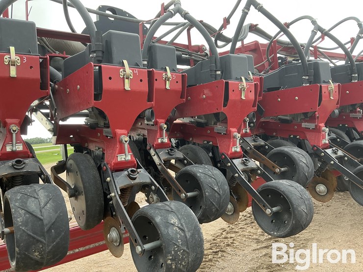 2011-case-ih-1240-image-19