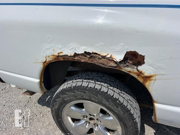 2004-dodge-ram-1500-image-24