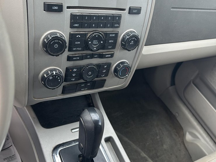 2011-ford-escape-xlt-image-6