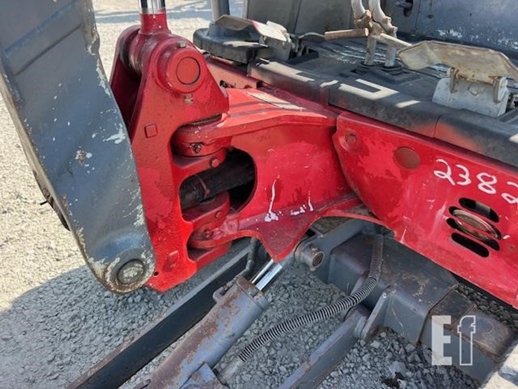 takeuchi-tb216-image-16