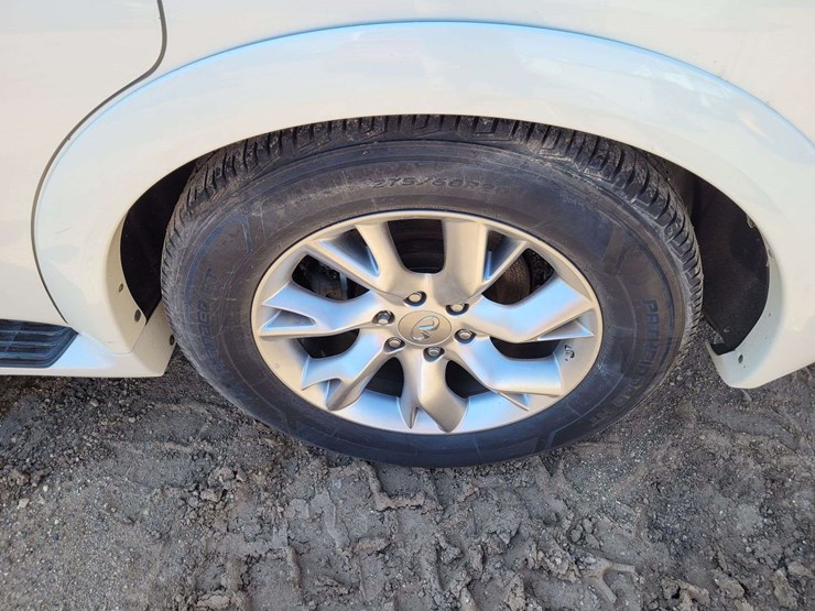 2012-infiniti-qx56-image-22