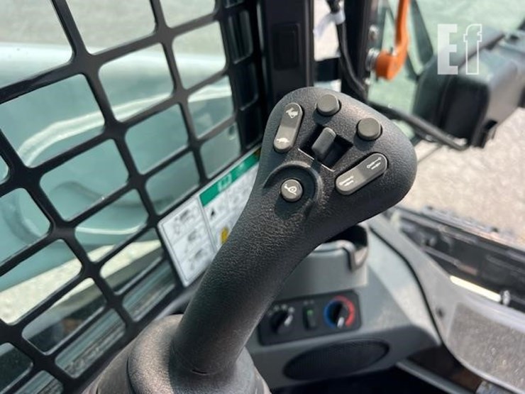 2024-bobcat-t595-image-23