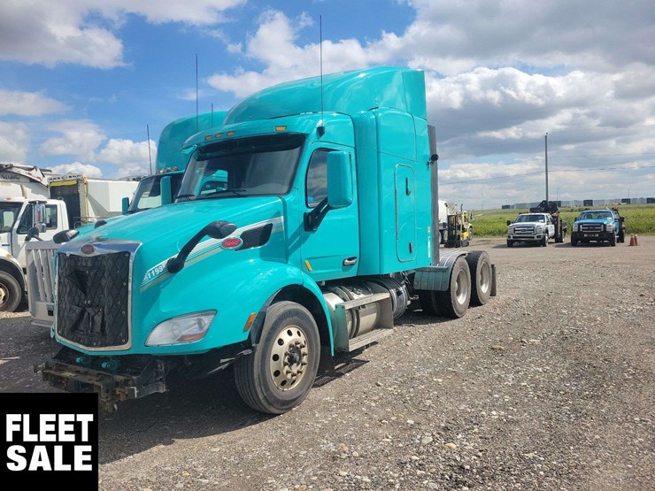 2019-peterbilt-579-image-2