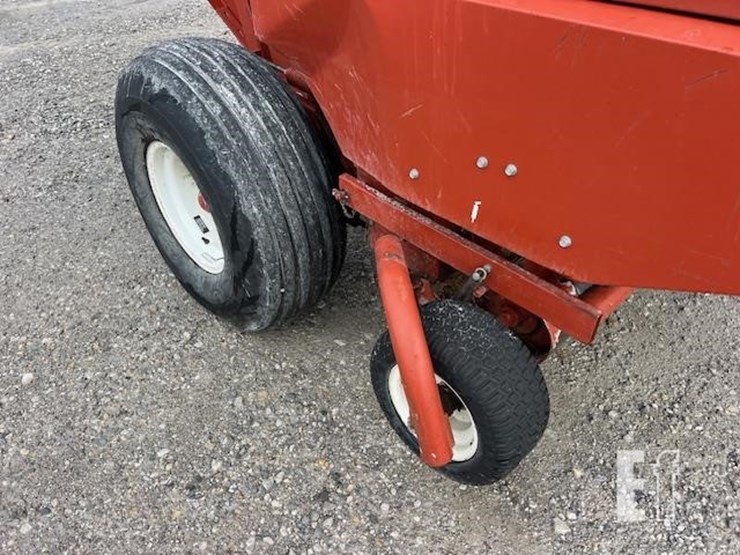 hesston-856a-image-18