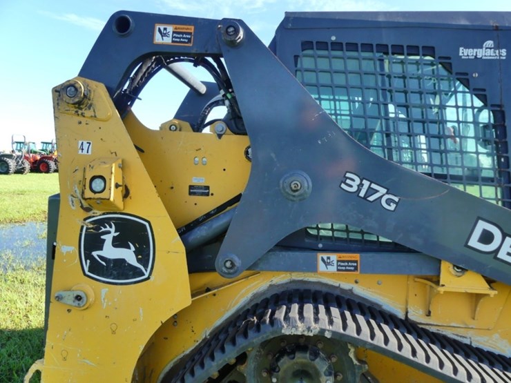 deere-317g-image-7