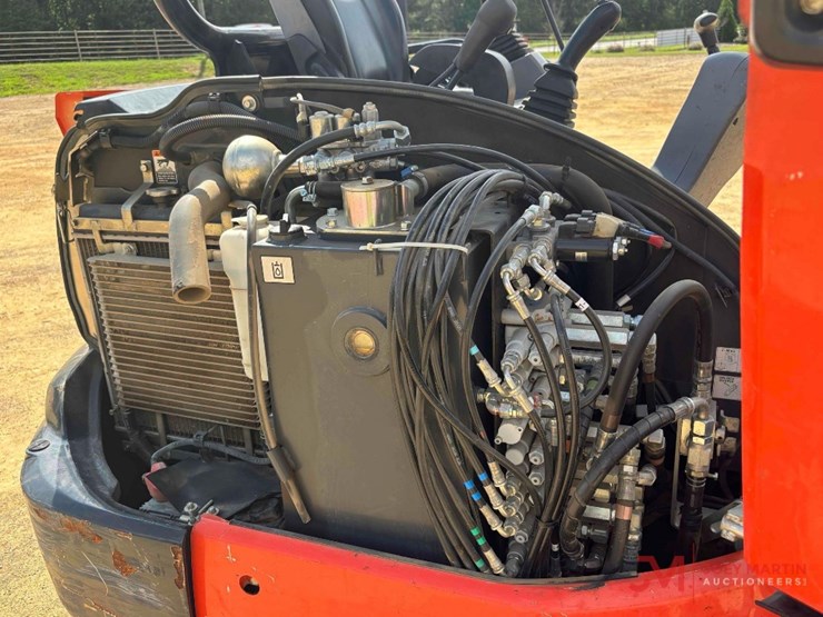 2021-kubota-kx033-4-image-15