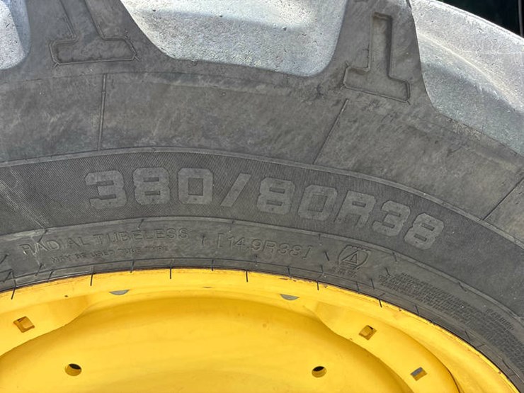 2018-john-deere-8400r-image-43
