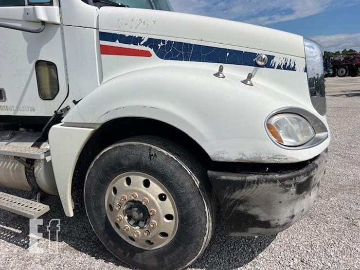 2008-freightliner-columbia-120-image-13