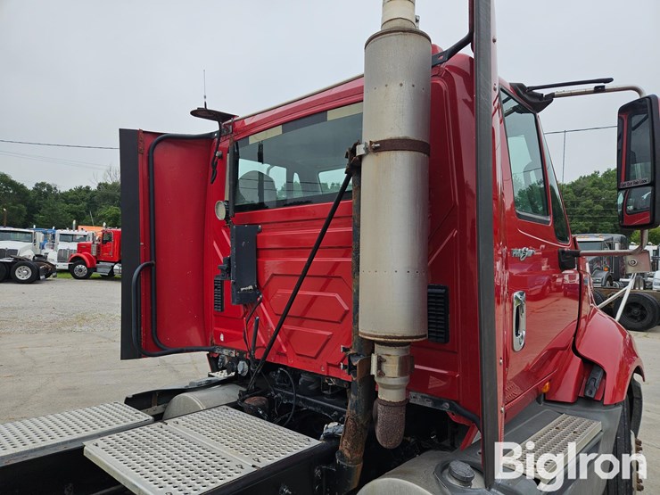 2014-international-prostar-image-17