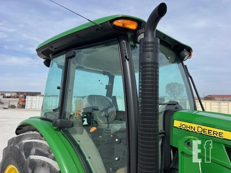 2023-john-deere-5075e-image-17