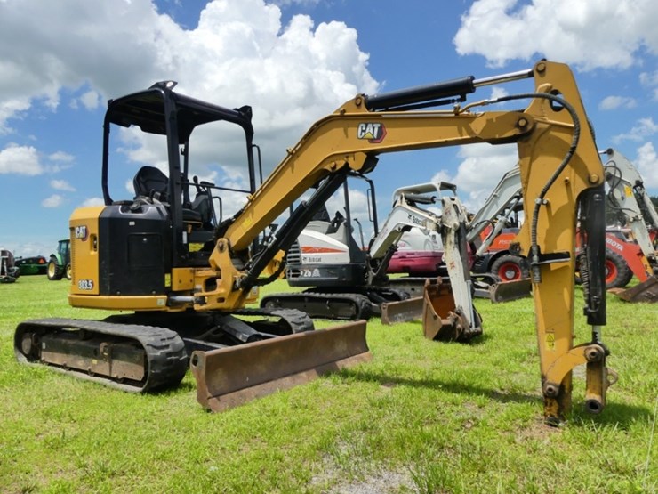 caterpillar-303.5-image-1