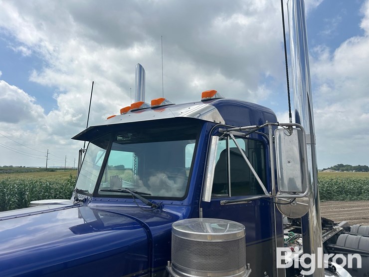 1998-peterbilt-379-image-17