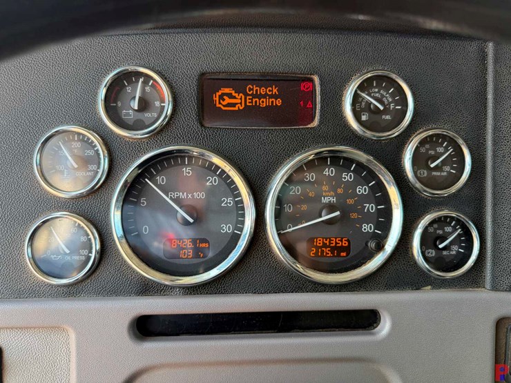 2013-peterbilt-388-image-11
