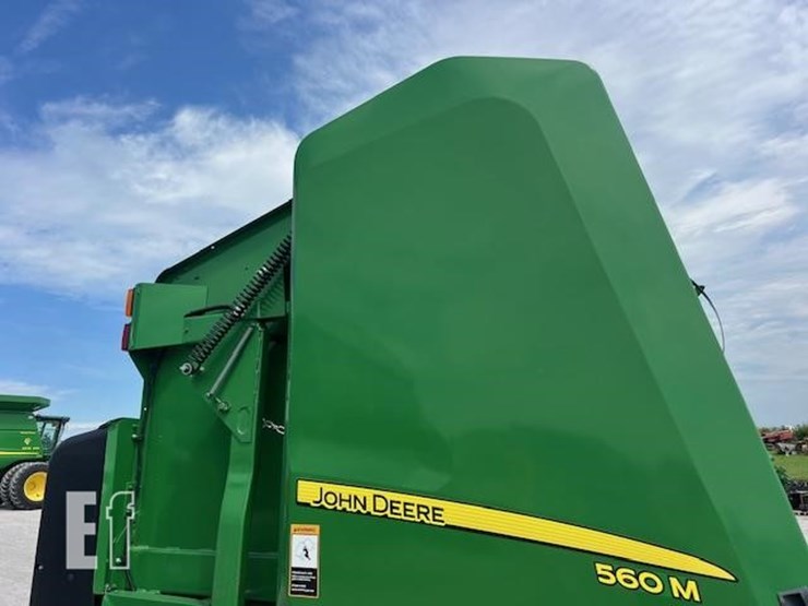 john-deere-560m-image-28