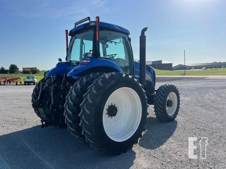 new-holland-t8020-image-5