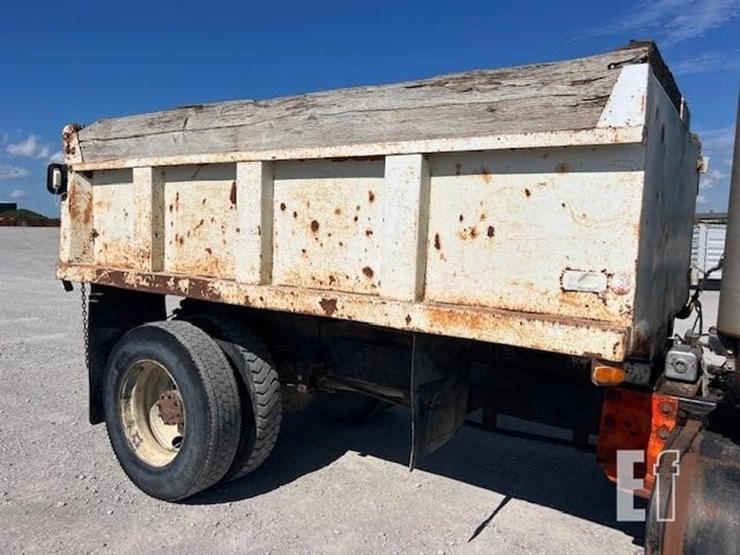1987-ford-9000-image-15