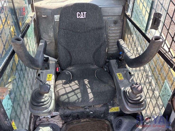 2019-caterpillar-299d2-image-15