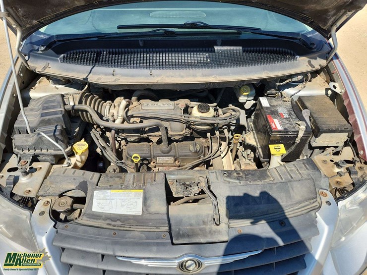 2006-chrysler-town-&-country-image-24