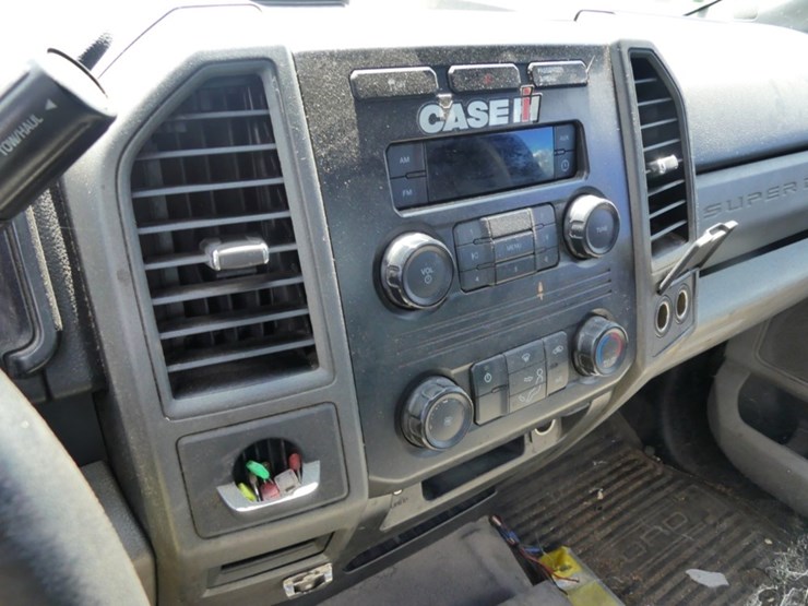 2019-ford-f350-xl-image-16