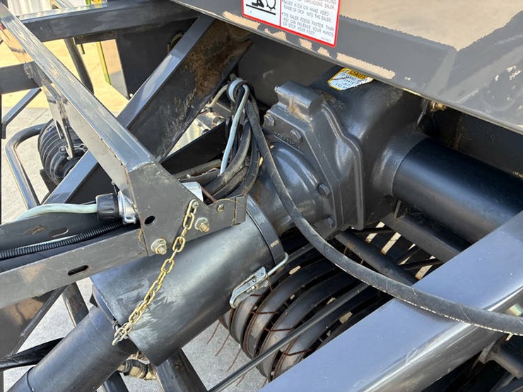 claas-rollant-260-image-18