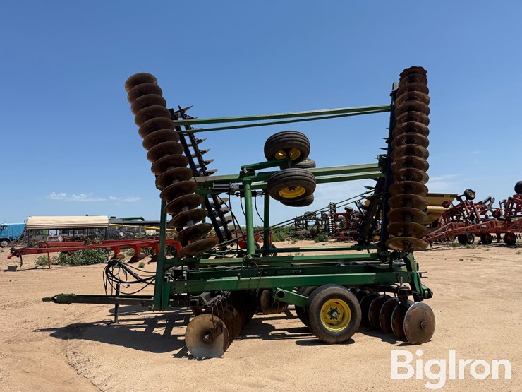 john-deere-235-image-8