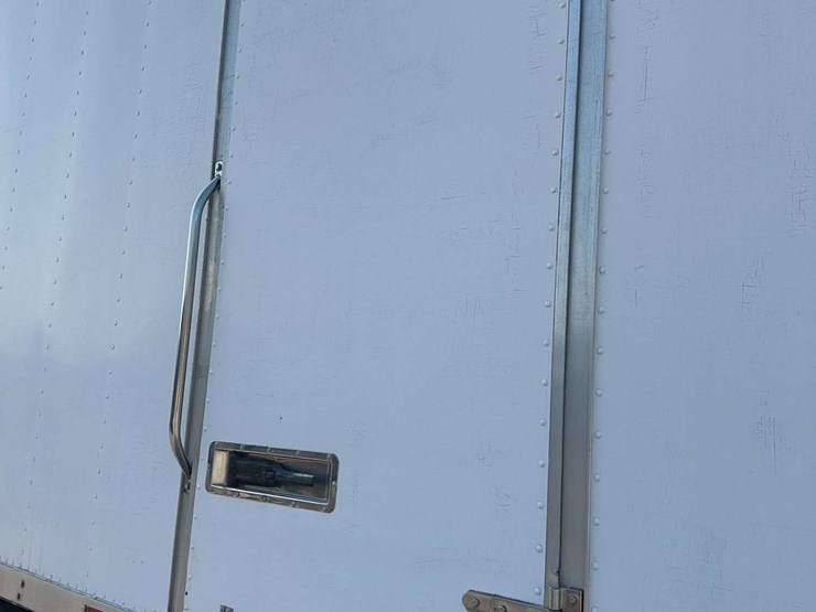 2000-freightliner-fl80-image-20