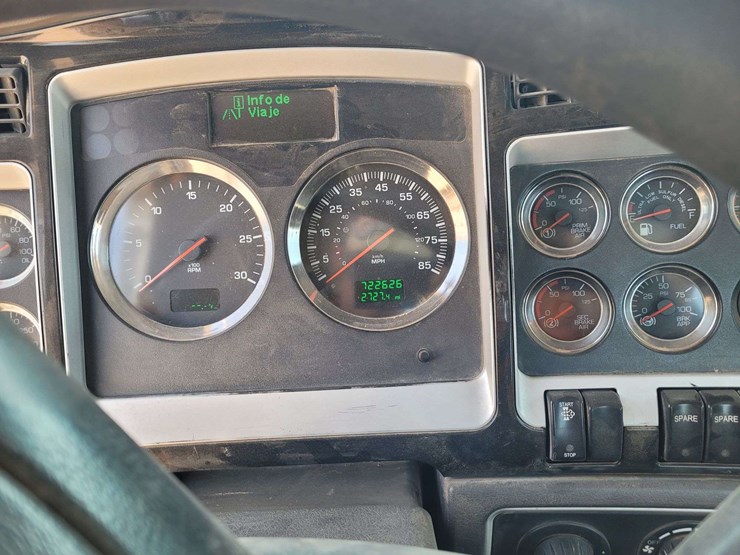 2015-kenworth-t800-image-12
