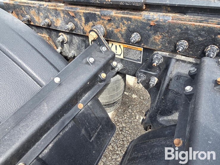 2018-peterbilt-579-image-11