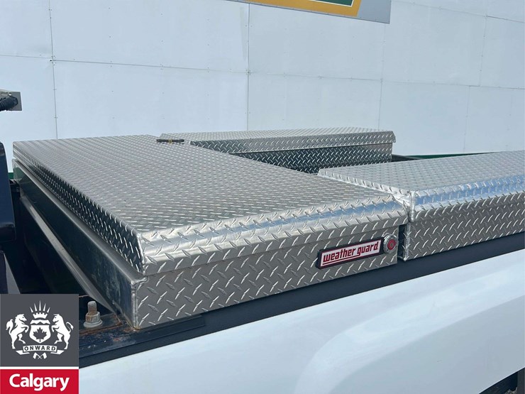 2013-chevrolet-silverado-2500hd-ls-image-22