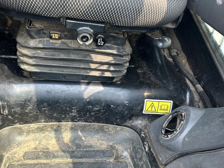 2020-caterpillar-259d3-image-9
