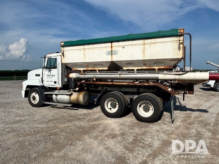 1995-mack-ch613-image-15