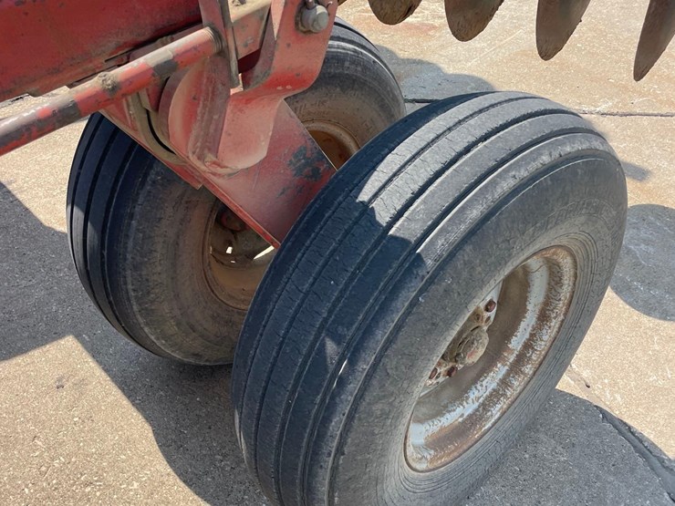 massey-ferguson-820-image-18