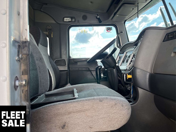 2006-kenworth-t800-image-15